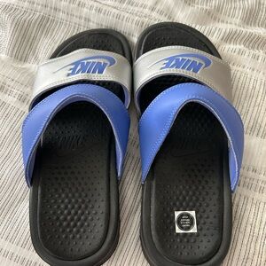 Nike slides, never worn, Size 6